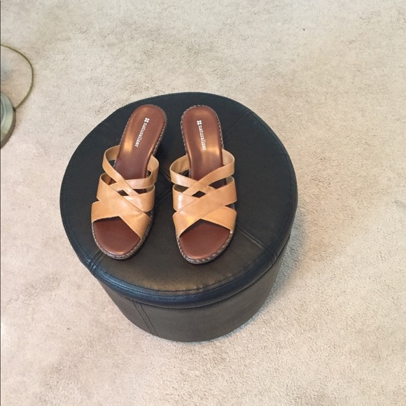 Naturalizer, leather 3” sandals - Picture 5 of 5